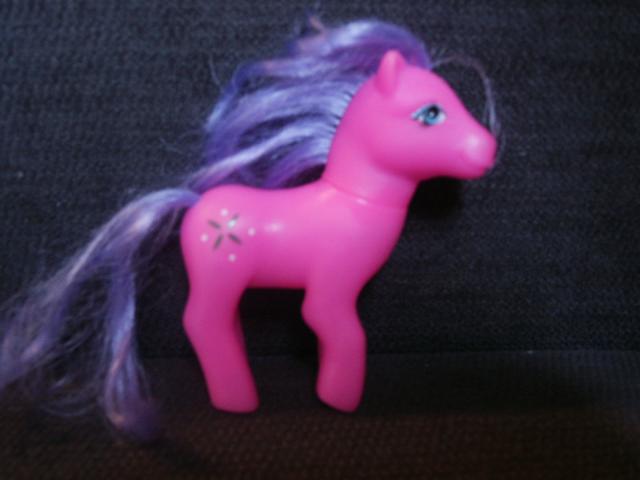 La section des poneys "non Hasbro" Fackies-001-10ce1d5