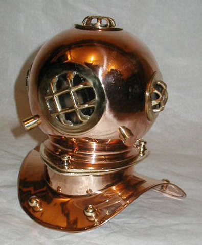 http://img44.xooimage.com/files/c/b/6/casque_scaphandre...ne_laiton-64fabb.jpg