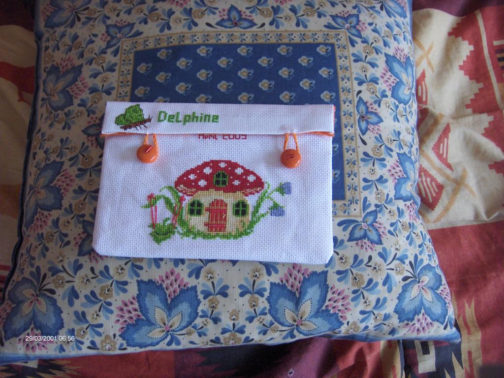 Image: broderie-060-dea2df.jpg
